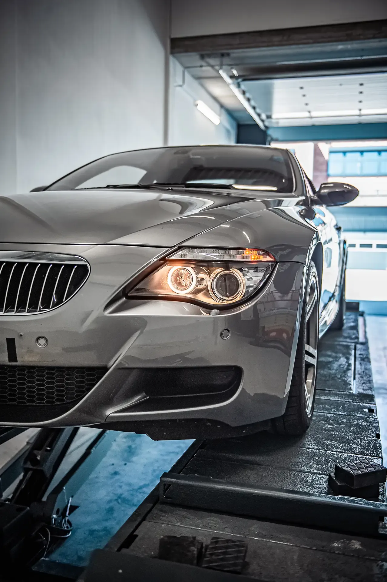 Gutachter bei der Fahrzeugbewertung – Erstellung eines Wertgutachtens durch HelloCrash